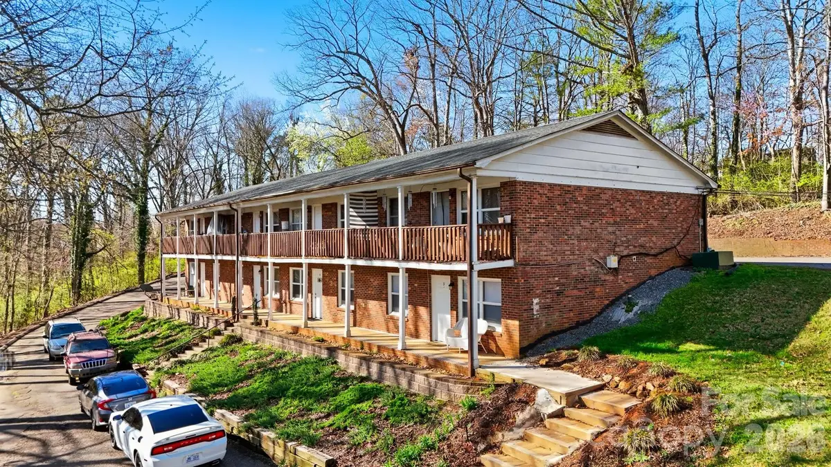 1075 7th Avenue Nw, Hickory, NC 28601 - #1