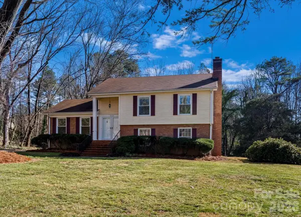 3000 Windrow Lane, Matthews, NC 28105