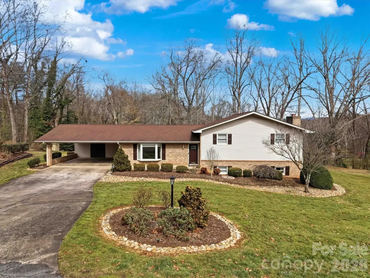 550 32nd Avenue Drive Nw, Hickory, NC 28601 - #1