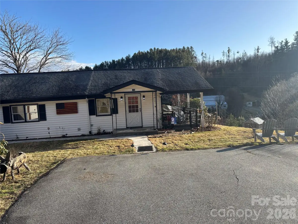 190 Benfield Road, Crossnore, NC 28616 - #1