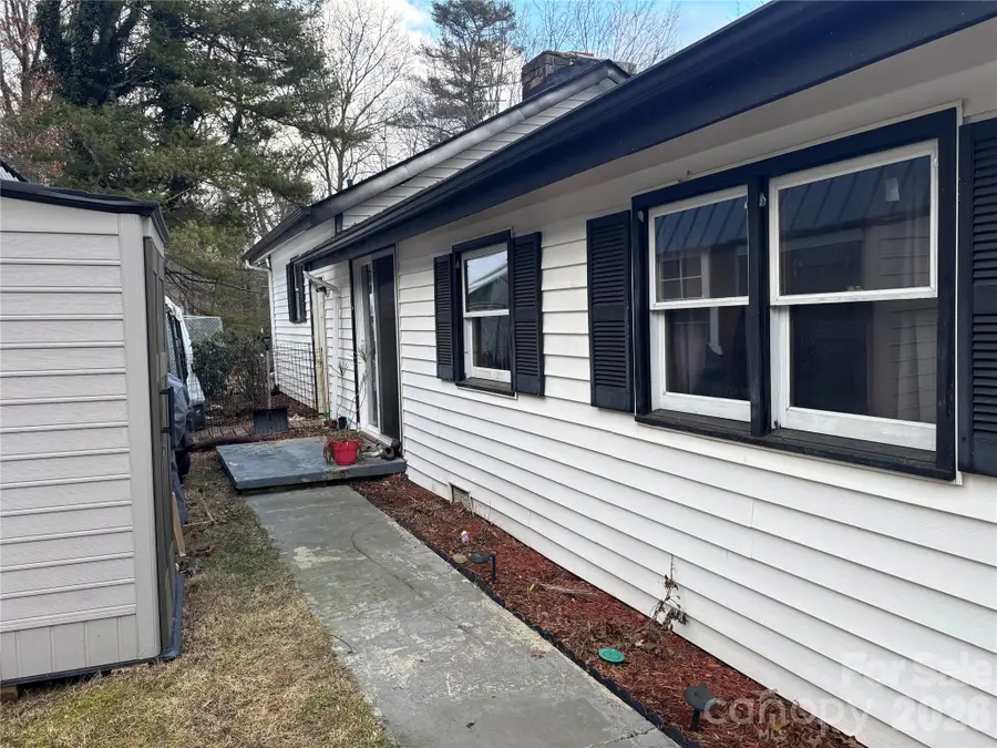 190 Benfield Road, Crossnore, NC 28616 - #2