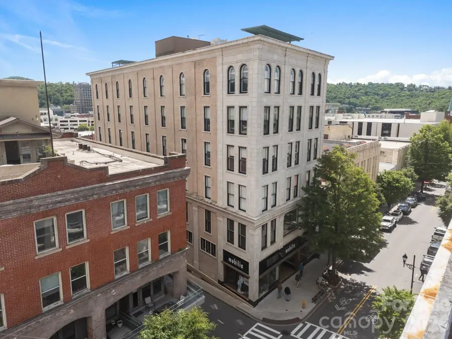 84 W Walnut Street #405, Asheville, NC 28801 - #2