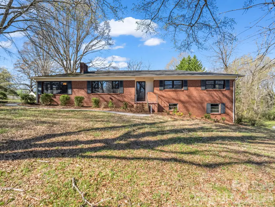 711 N Oak Street, Lincolnton, NC 28092 - #2