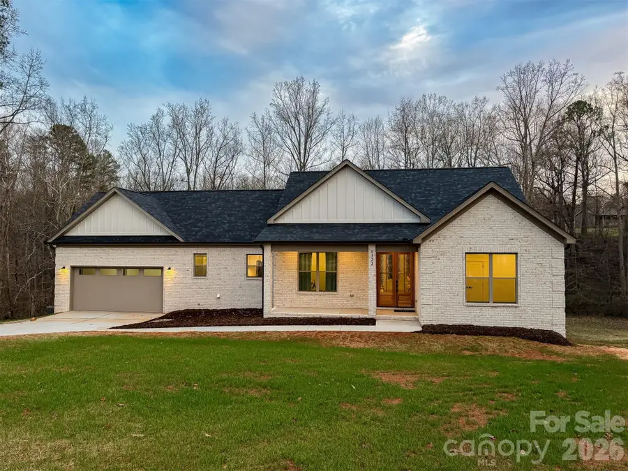 1322 Kensington Circle, Newton, NC 28658 - #3