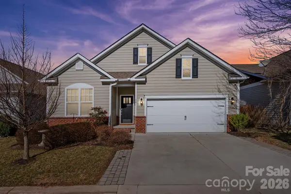 16 Regent Heights Road, Leicester, NC 28748