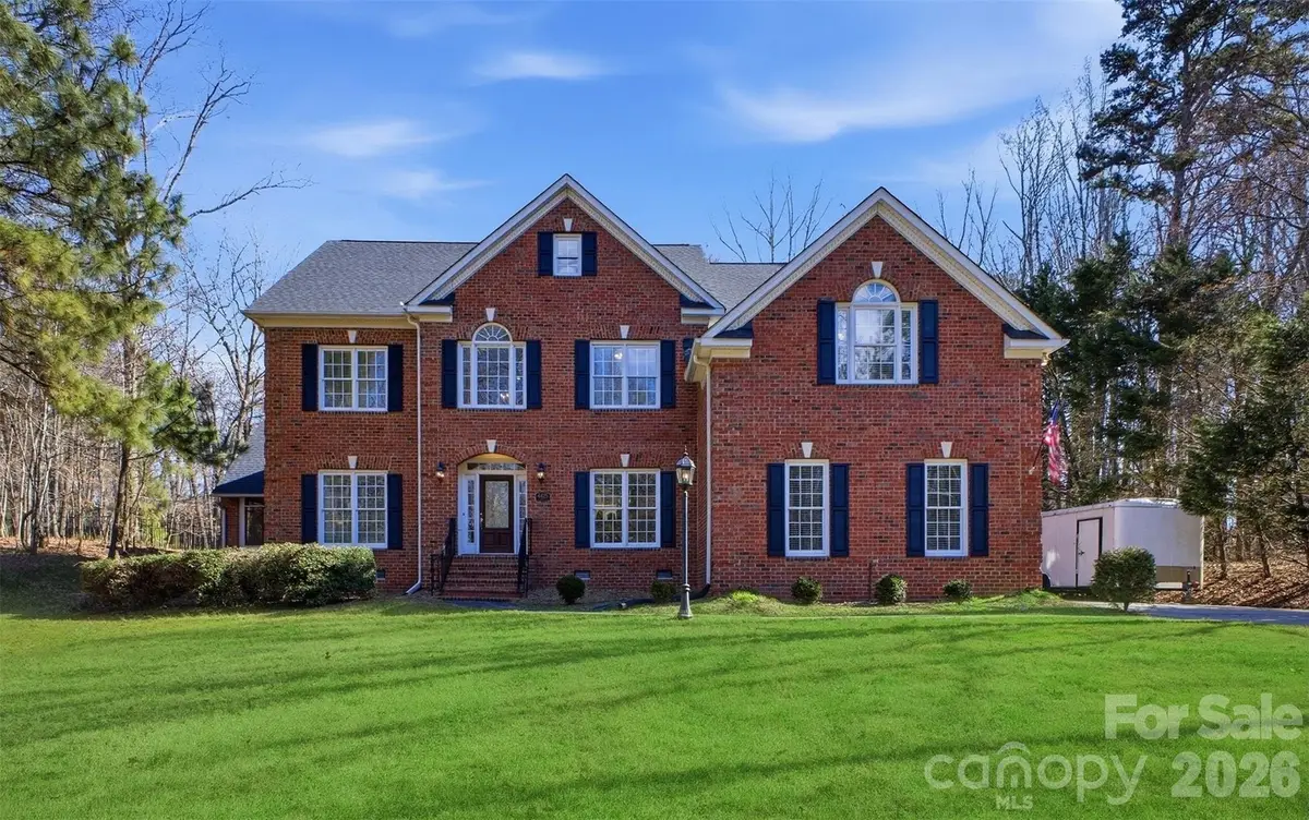 4425 Glen Oaks Drive, Matthews, NC 28104 - #1