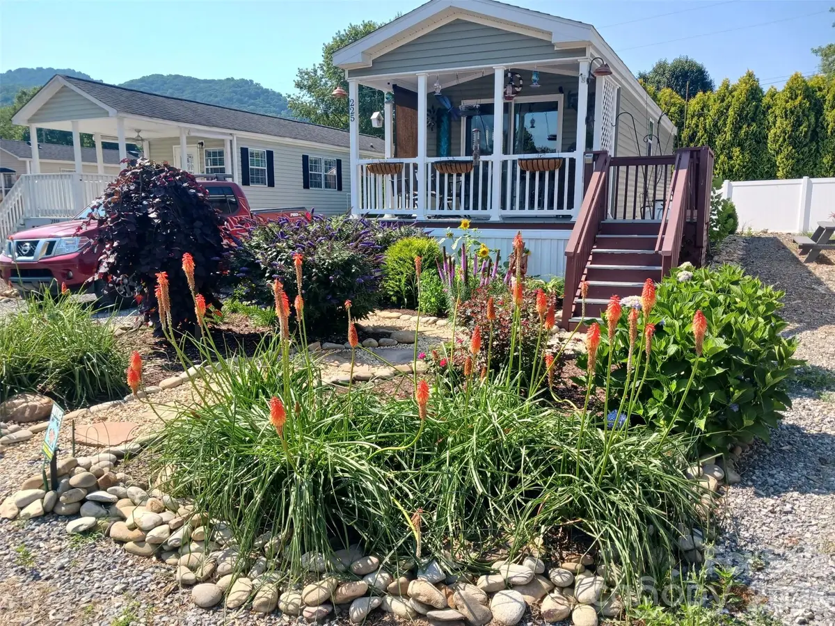 225 Pike Point, Waynesville, NC 28785 - #1