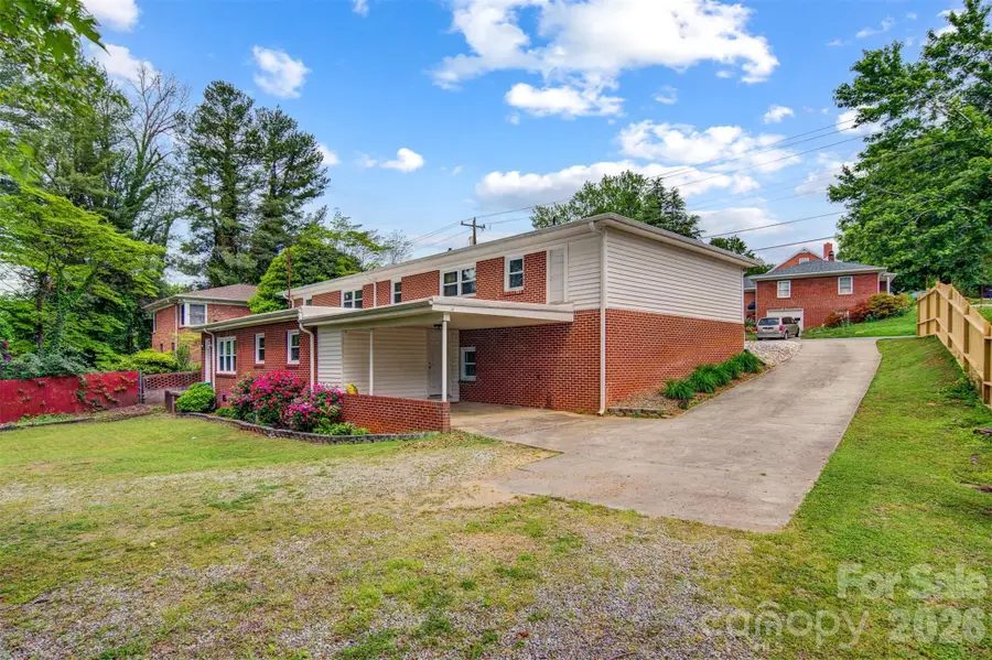 1019 Pennton Avenue Sw, Lenoir, NC 28645 - #3