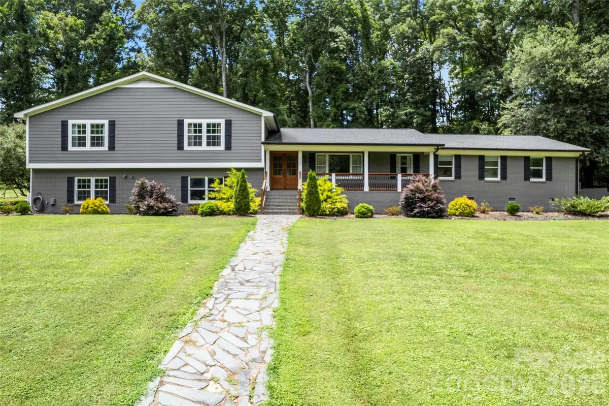 108 Brookmeade Drive, Statesville, NC 28625 - #1