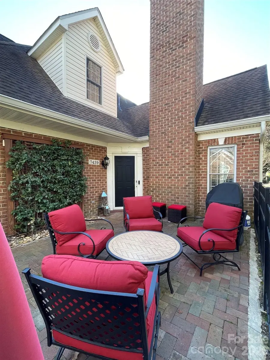 7439 Hurstbourne Green Drive, Charlotte, NC 28277 - #2