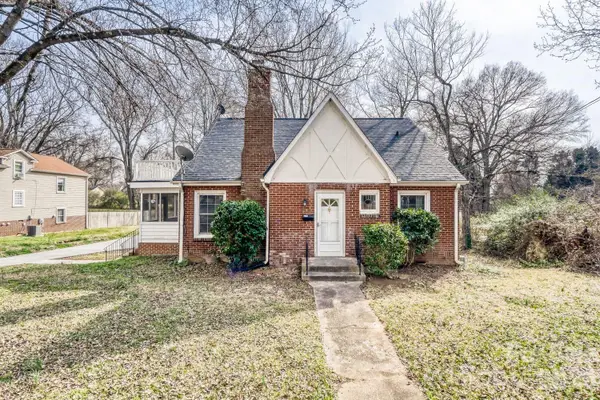 639 E Iredell Avenue, Mooresville, NC 28115