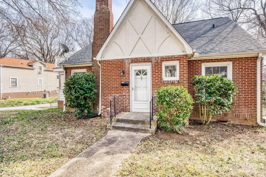 639 E Iredell Avenue, Mooresville, NC 28115 - #2