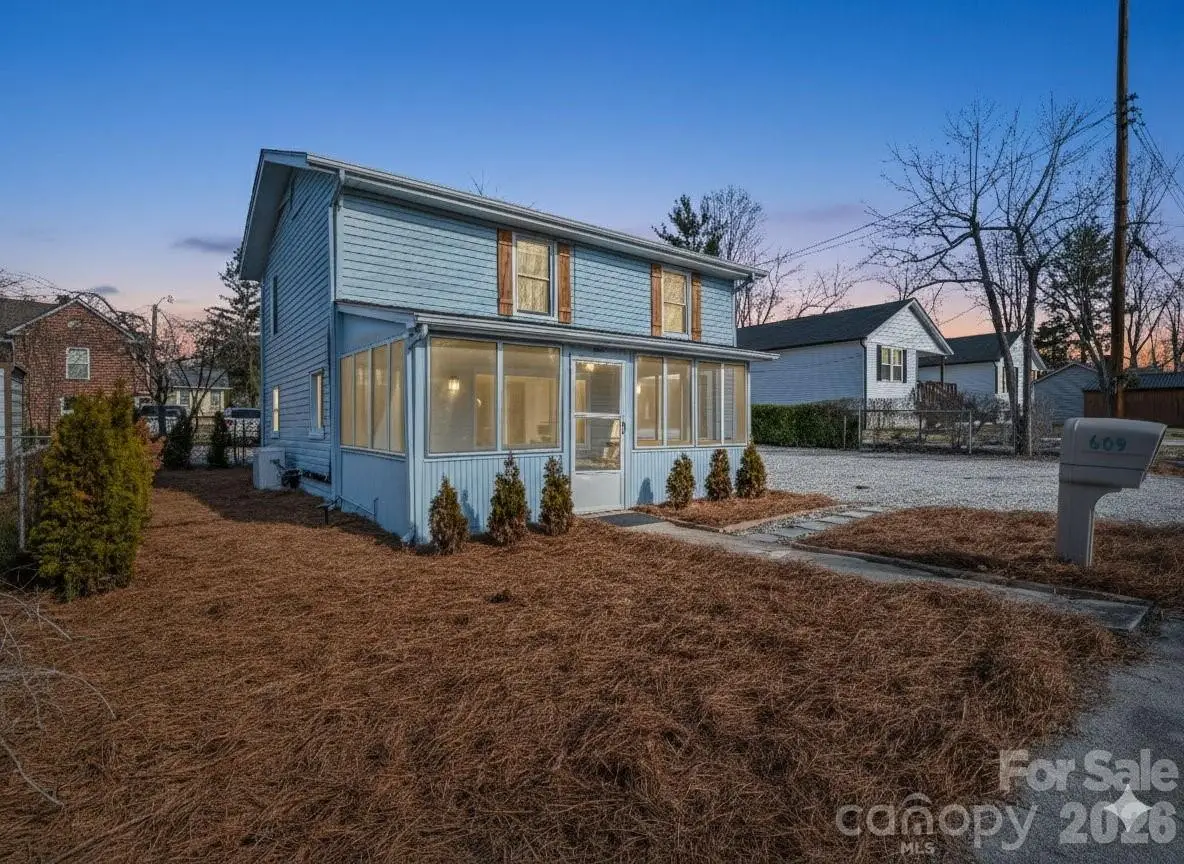 609 Edgewood Avenue, Hendersonville, NC 28792 - #1