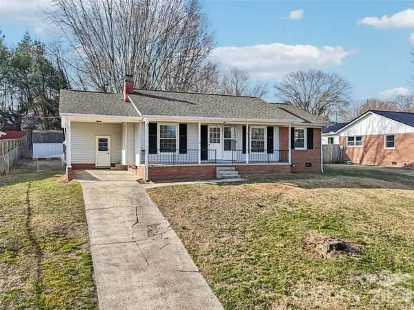 23 Starmount Drive, Asheville, NC 28806