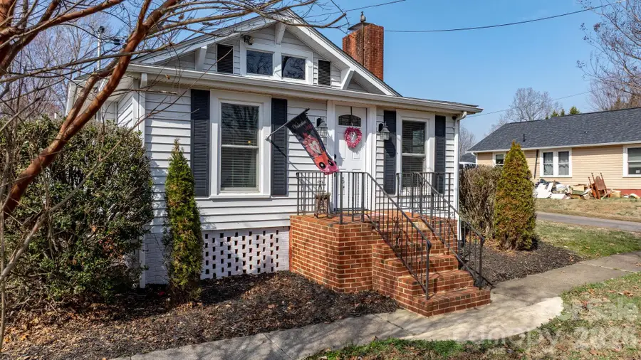 160 Elm Avenue, Hudson, NC 28638 - #2