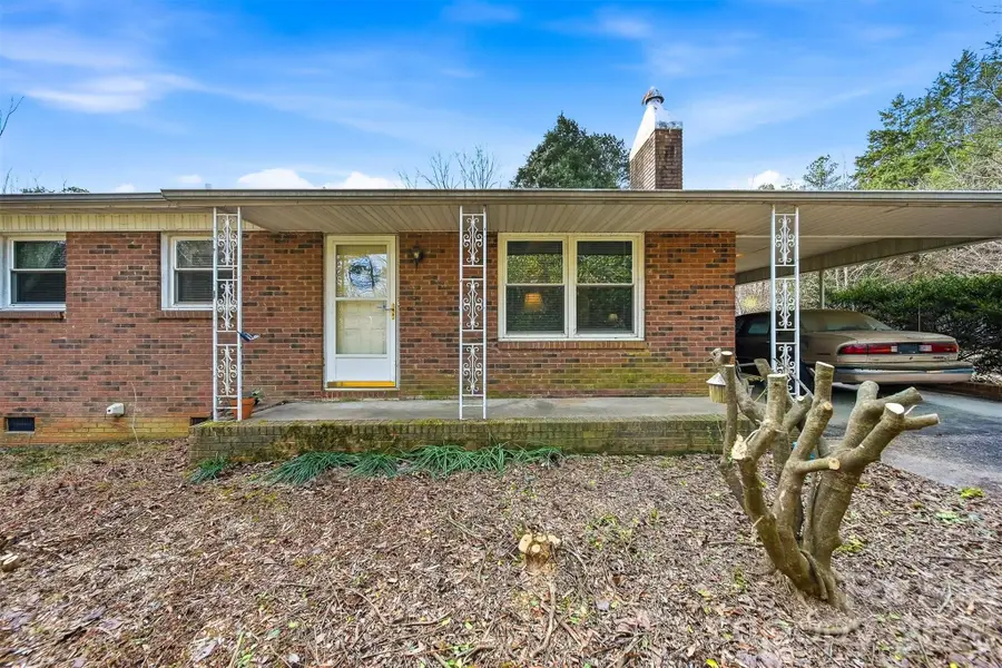 3335, 3319 E Nc 10 Highway, Claremont, NC 28610 - #2