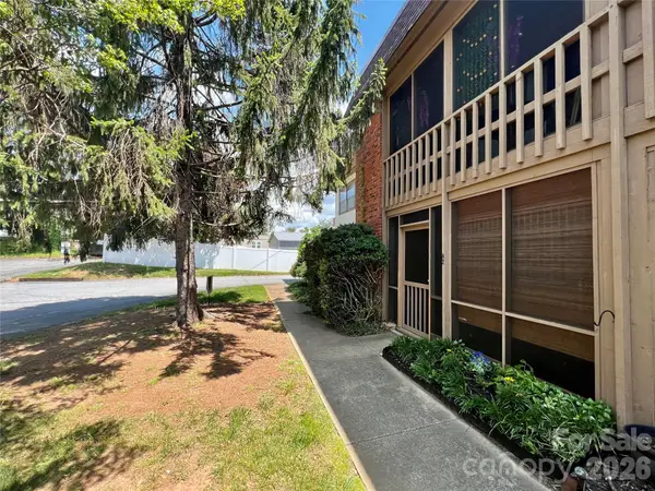 427 6th Avenue W #A-2, Hendersonville, NC 28739