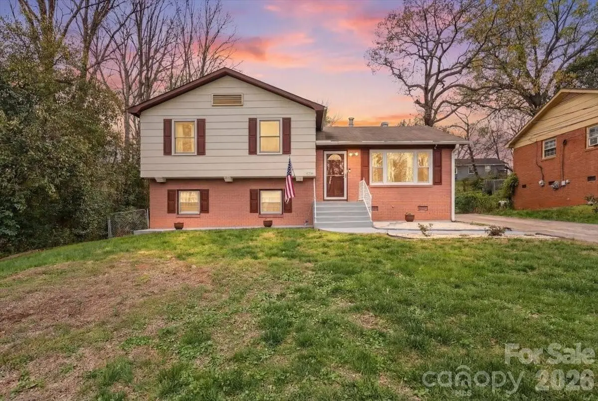 8224 Carrolwood Drive, Charlotte, NC 28217 - #1