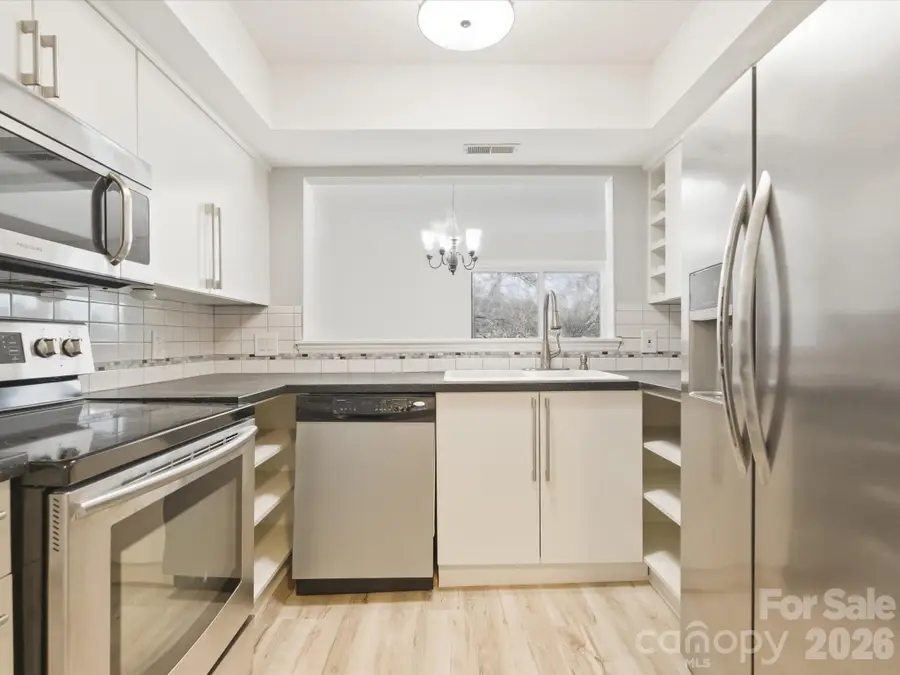 9404 S Vicksburg Park Court, Charlotte, NC 28210 - #3