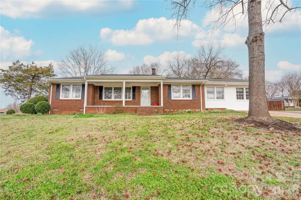 2926 Lake Drive, Shelby, NC 28152 - #1