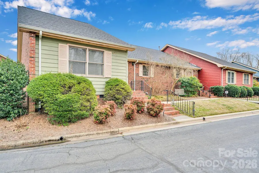 1300 Larchmont Place #504, Salisbury, NC 28144 - #2