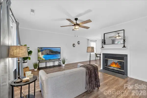 5917 Crape Myrtle Lane, Charlotte, NC 28216