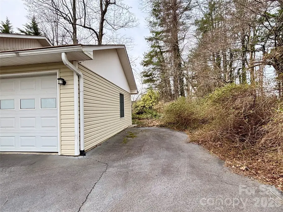 2335 Greater Druid Hills Boulevard, Hendersonville, NC 28791 - #2