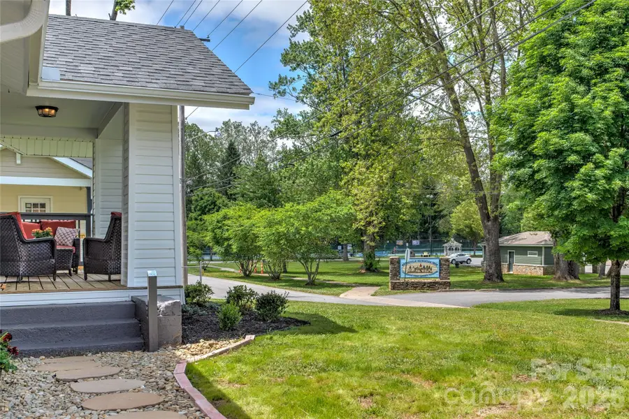 109 W Marshall Street, Waynesville, NC 28786 - #3