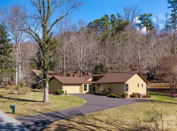 63 Pinecroft Road, Asheville, NC 28804