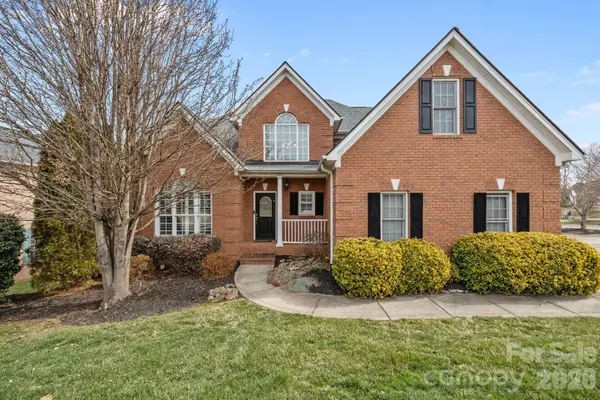 132 Tenth Green Court, Statesville, NC 28677