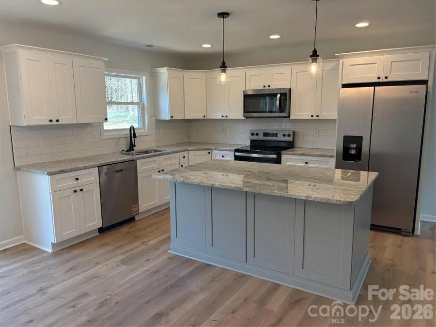 326 S Greenbriar Road, Statesville, NC 28625 - #2