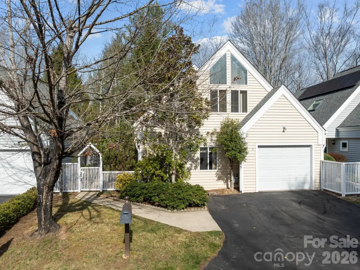 11 Stuart Circle, Asheville, NC 28804 - #1