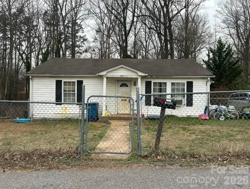 274 31st Street Sw, Hickory, NC 28602 - #2
