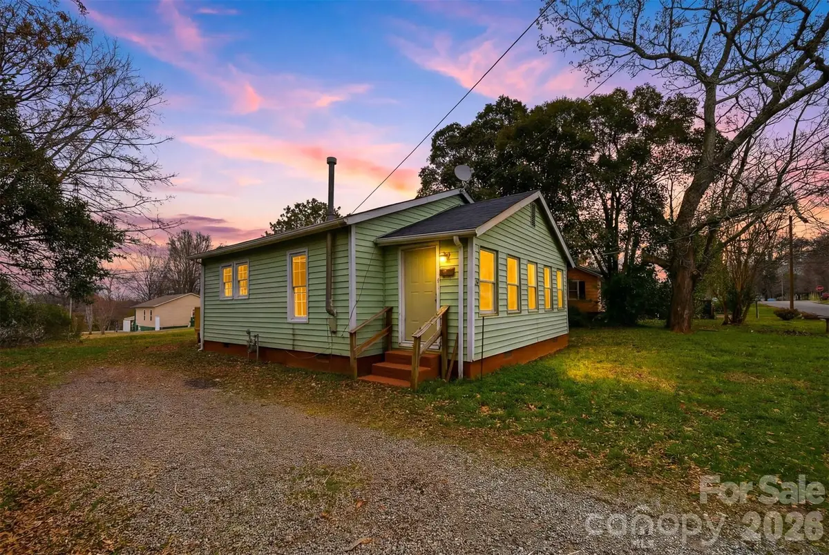 630 2nd Street Sw, Conover, NC 28613 - #1