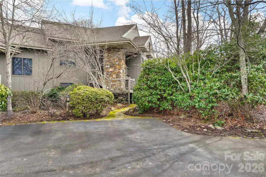 121 Stoney Falls Loop #E4, Burnsville, NC 28714 - #2
