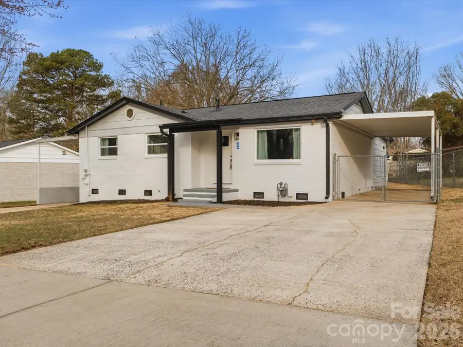 9243 Edgevale Drive, Charlotte, NC 28216 - #2