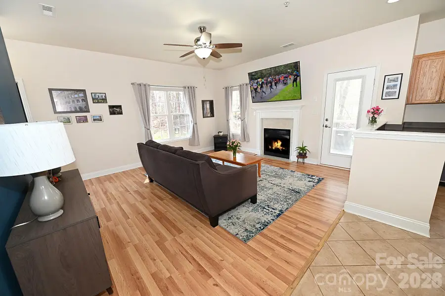 1360 21st Avenue Ne, Hickory, NC 28601 - #3