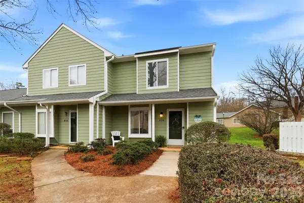 910 Sardis Cove Drive, Charlotte, NC 28270