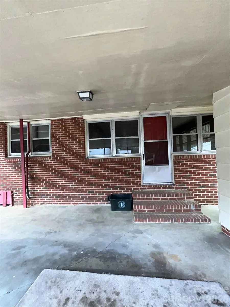 723 Water Street, Henderson, NC 27536 - #2