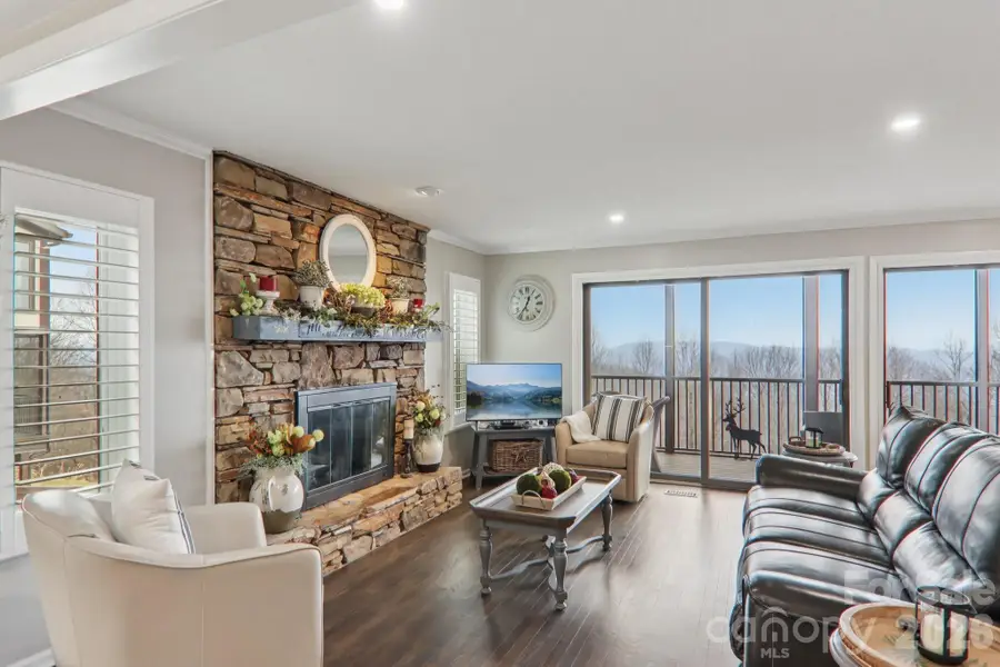 1601 Fleetwood Plaza, Hendersonville, NC 28739 - #3