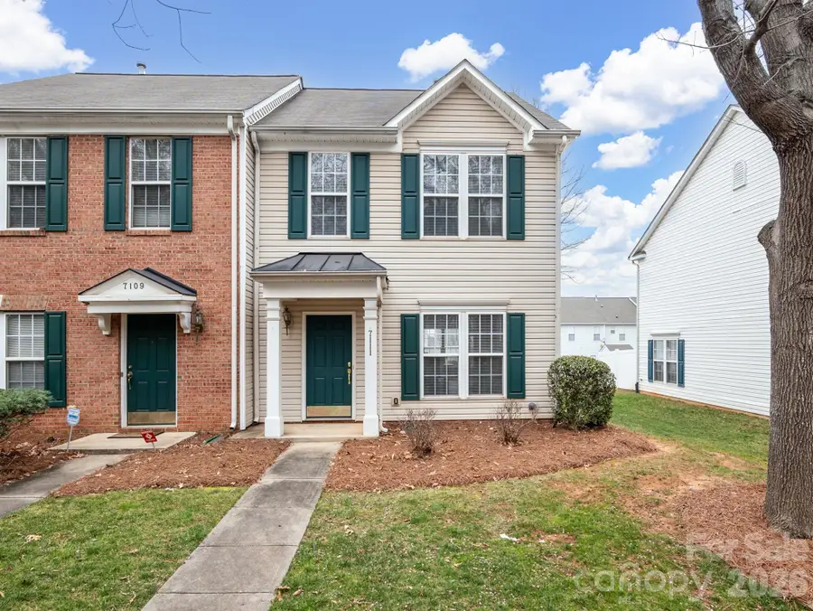 7111 Flying Scotsman Drive, Charlotte, NC 28213 - #2