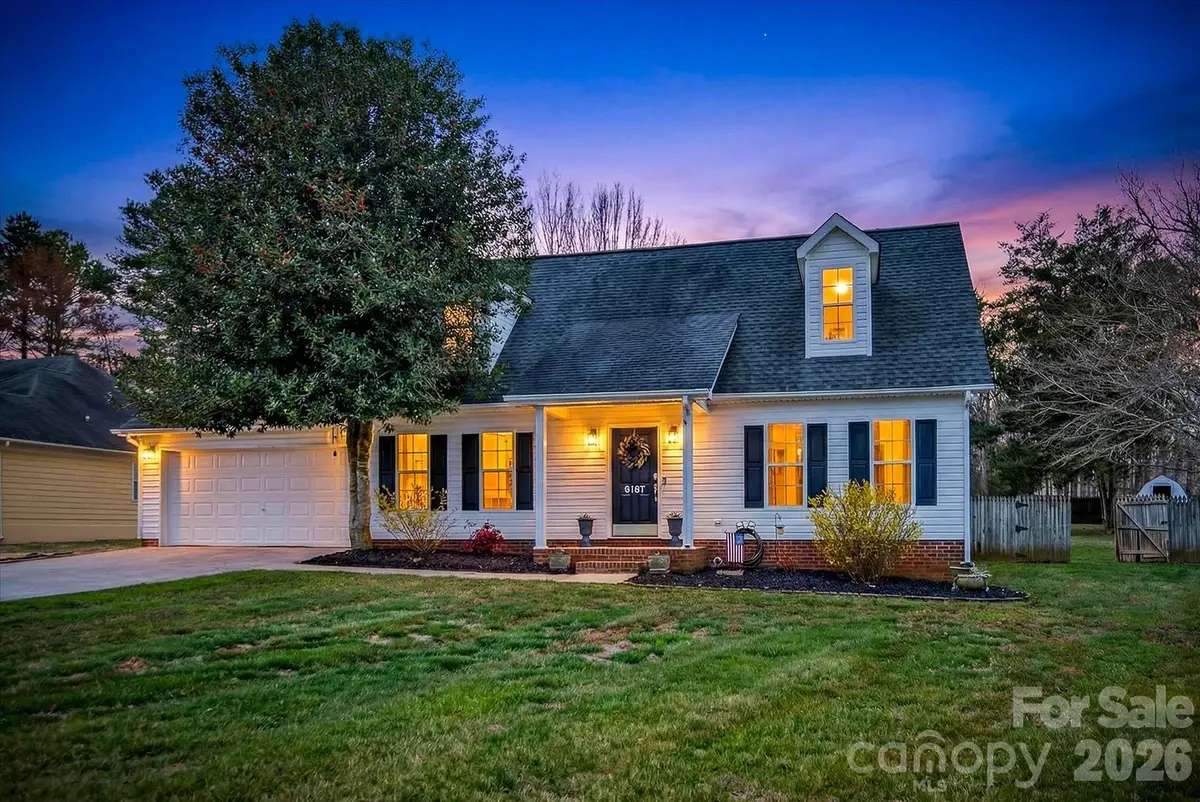 6107 Colchester Lane, Matthews, NC 28104 - #1