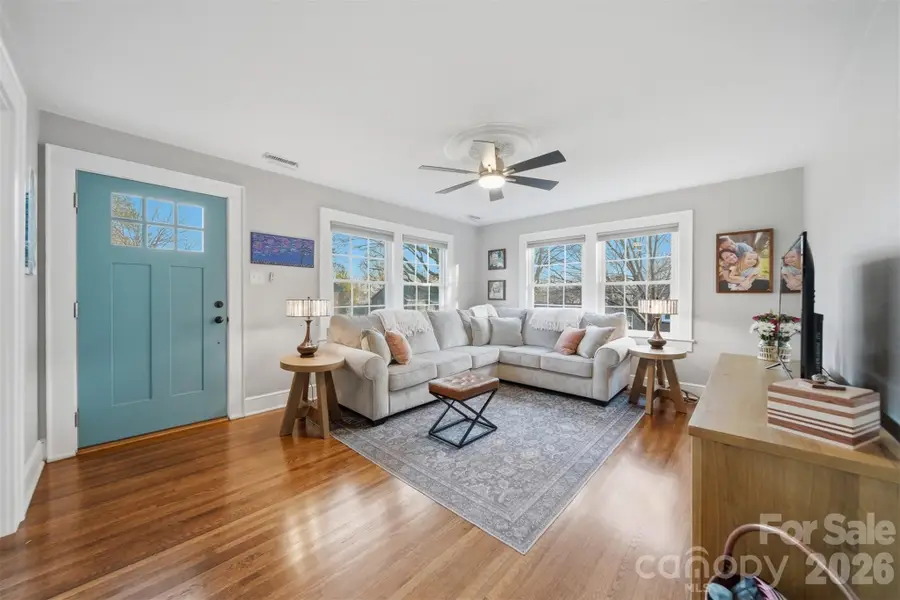 1519 3rd Street Nw, Hickory, NC 28601 - #2