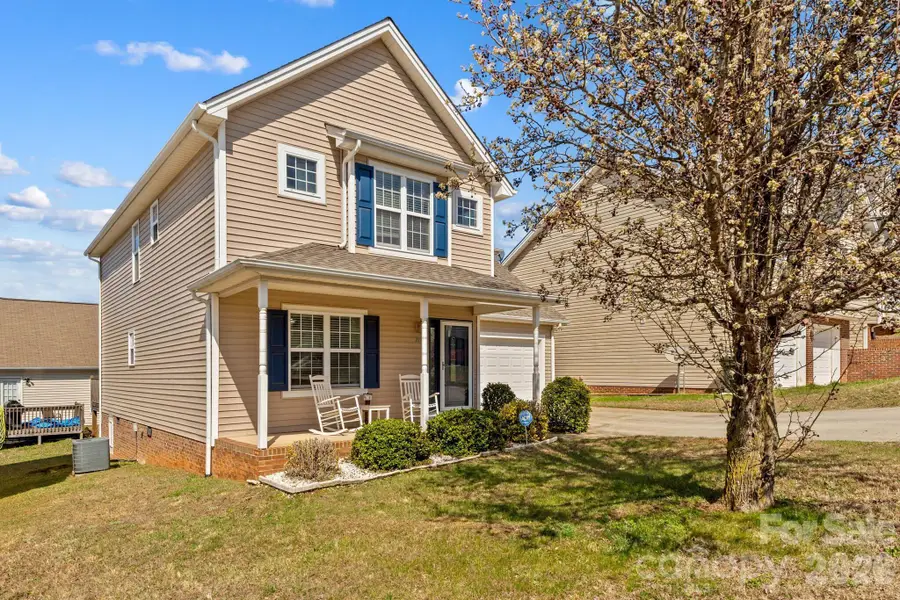 219 19th Avenue Se, Hickory, NC 28602 - #2