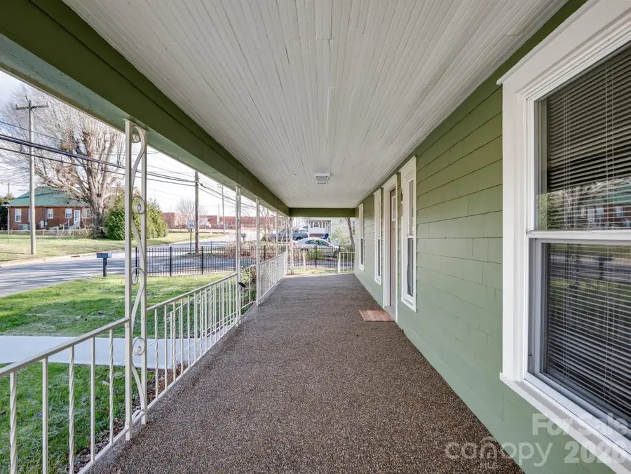 61 27th Street Nw, Hickory, NC 28601 - #3