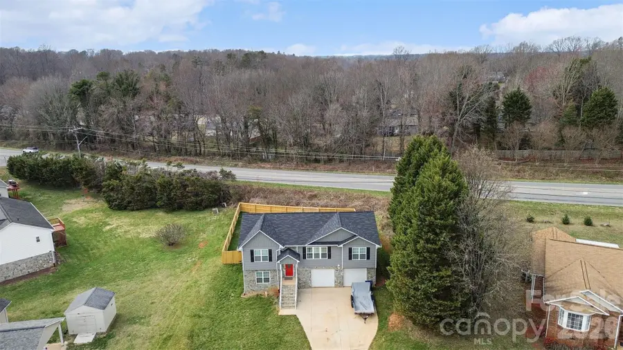 2061 Gary Lane, Hickory, NC 28602 - #3