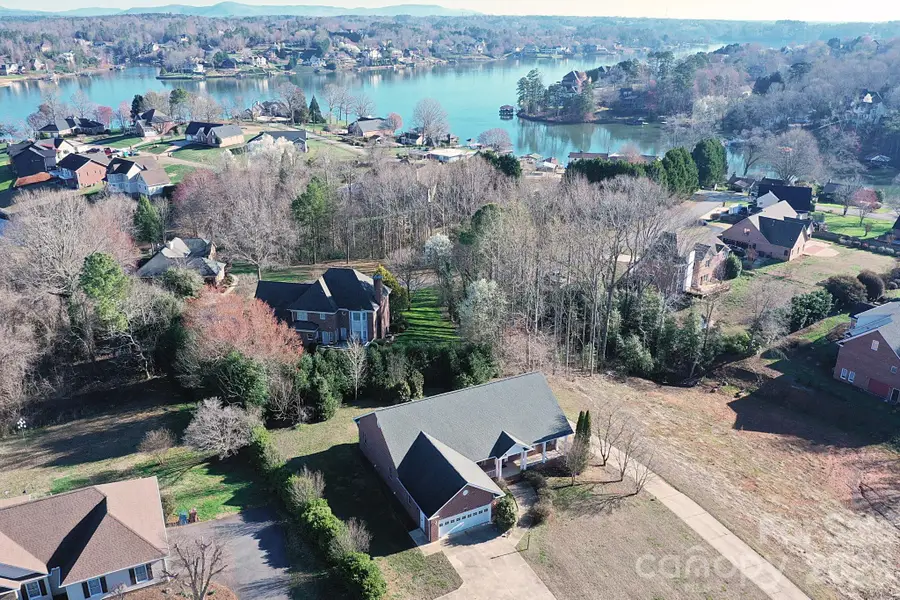 640 40th Avenue Lane Nw, Hickory, NC 28601 - #2