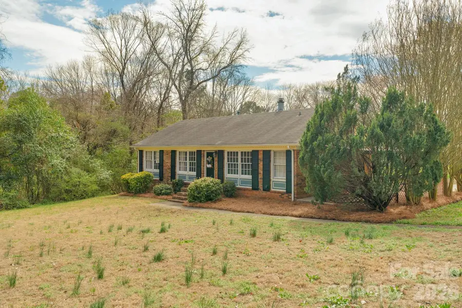 708 E John Street, Matthews, NC 28105 - #2