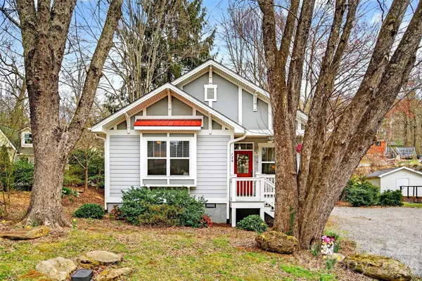 726 Rhododendron Avenue, Black Mountain, NC 28711