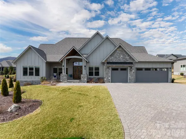 744 Daniel Circle Drive, Mills River, NC 28759